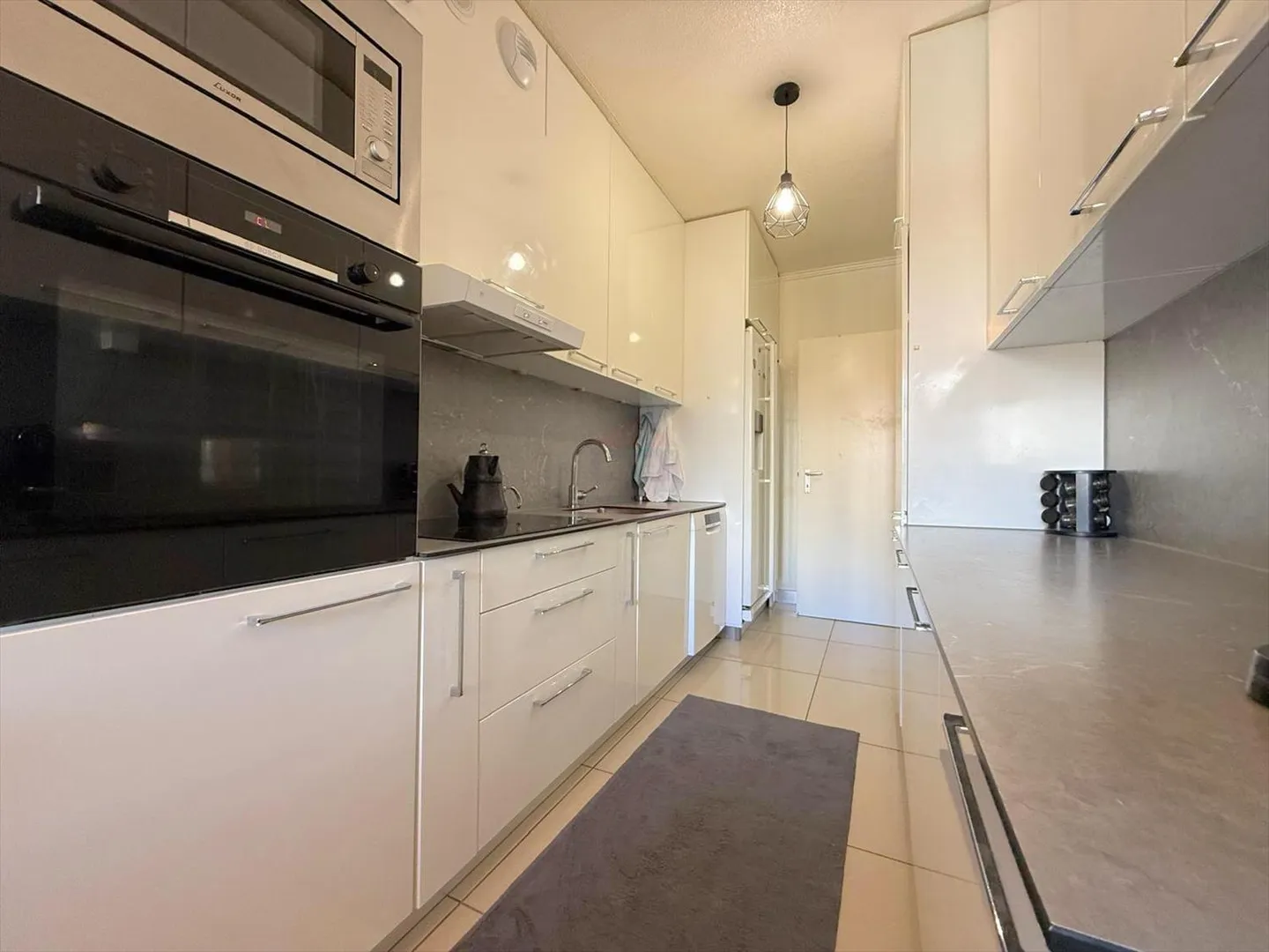 Magnifico appartamento di 6,5 stanze completamente ristrutturato - Foto 3 di 13