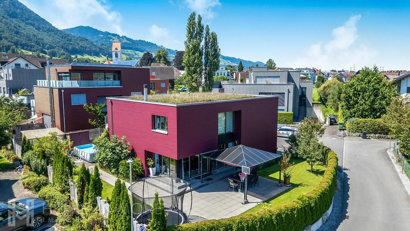 MODERNER WOHNTRAUM MIT GROSSZÜGIGEM GARTEN - Foto 1 von 7