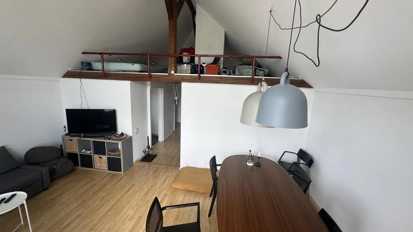 Spacious 4.5 Room Attic Apartment with two balconies in Steinach - Photo 5 of 9
