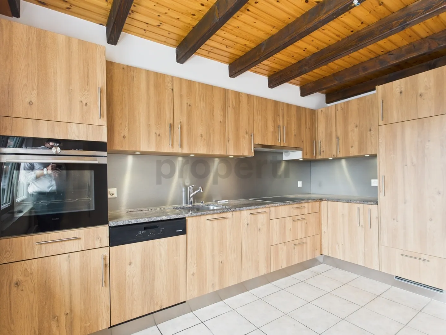 Appartement de 4.5 pièces dans un quartier calme et central à Ardon - Photo 4 sur 9