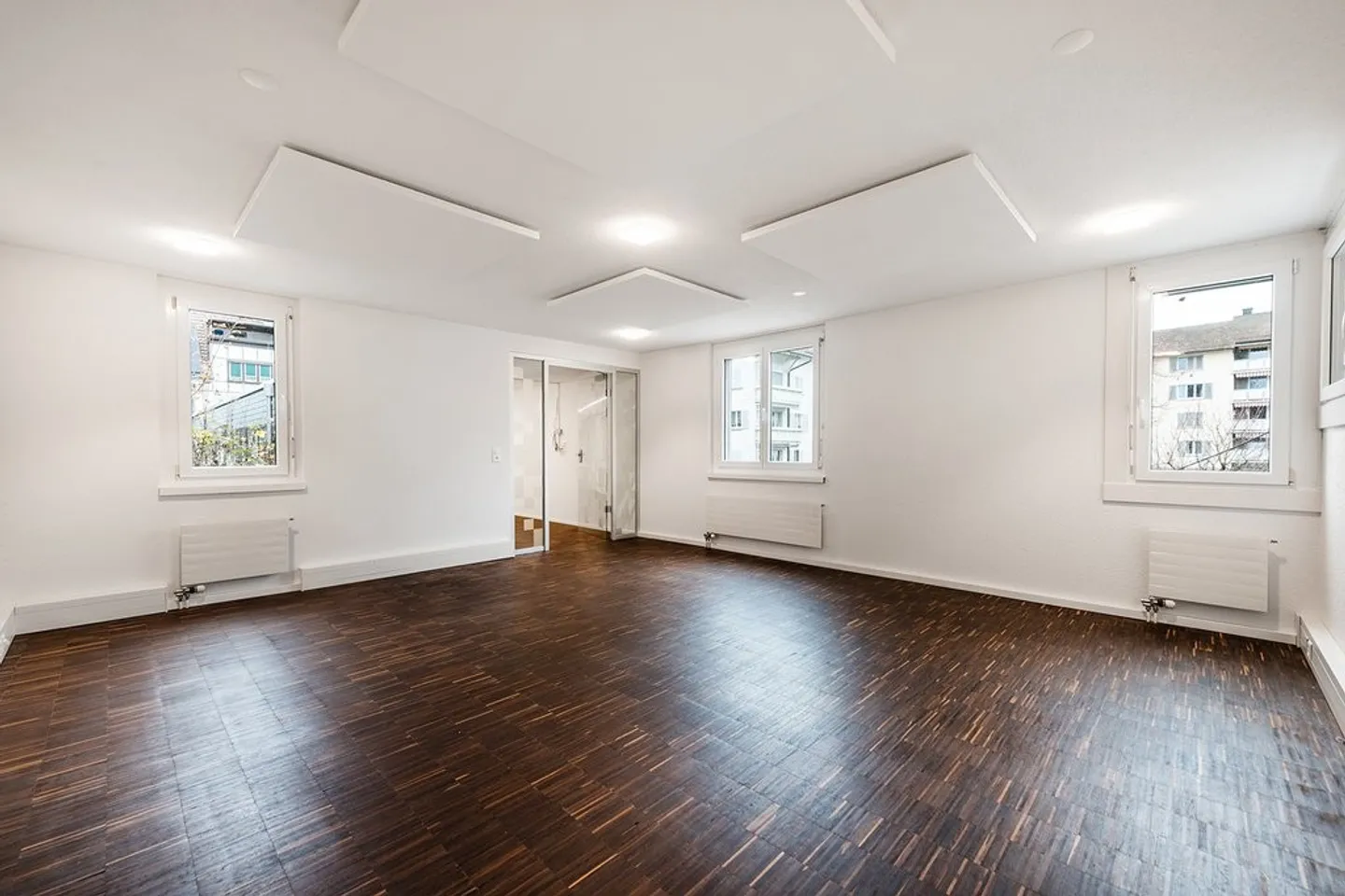 Bellissimi spazi per uffici a pochi passi dalla stazione ferroviaria di Gossau ti aspettano! - Foto 8 di 11