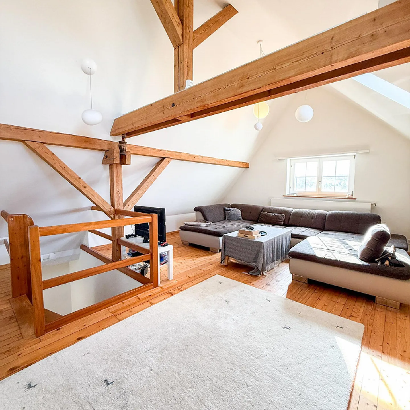 4.5-Zimmer Doppelhaushälfte an erhöhter Lage mit Weitsicht - Foto 2 von 14