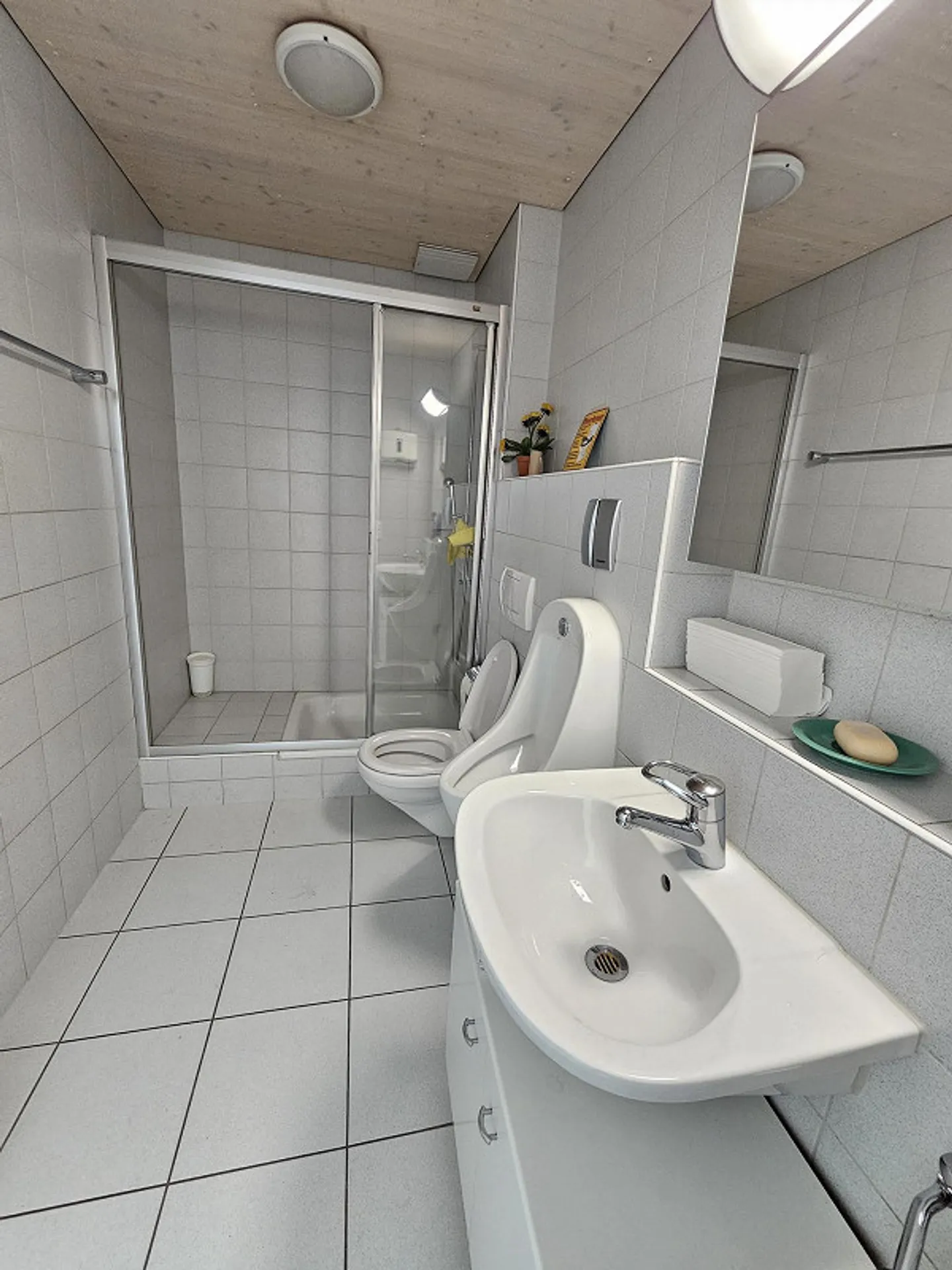 Bureau et espace commercial avec belle vue - Photo 8 sur 16