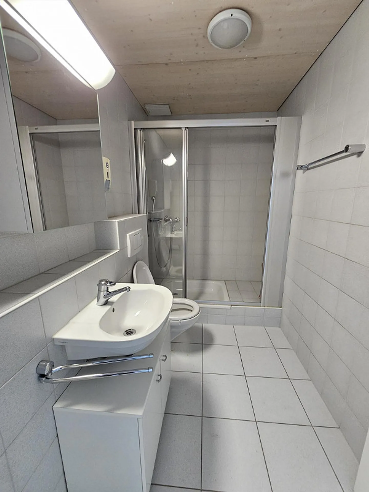 Bureau et espace commercial avec belle vue - Photo 9 sur 16