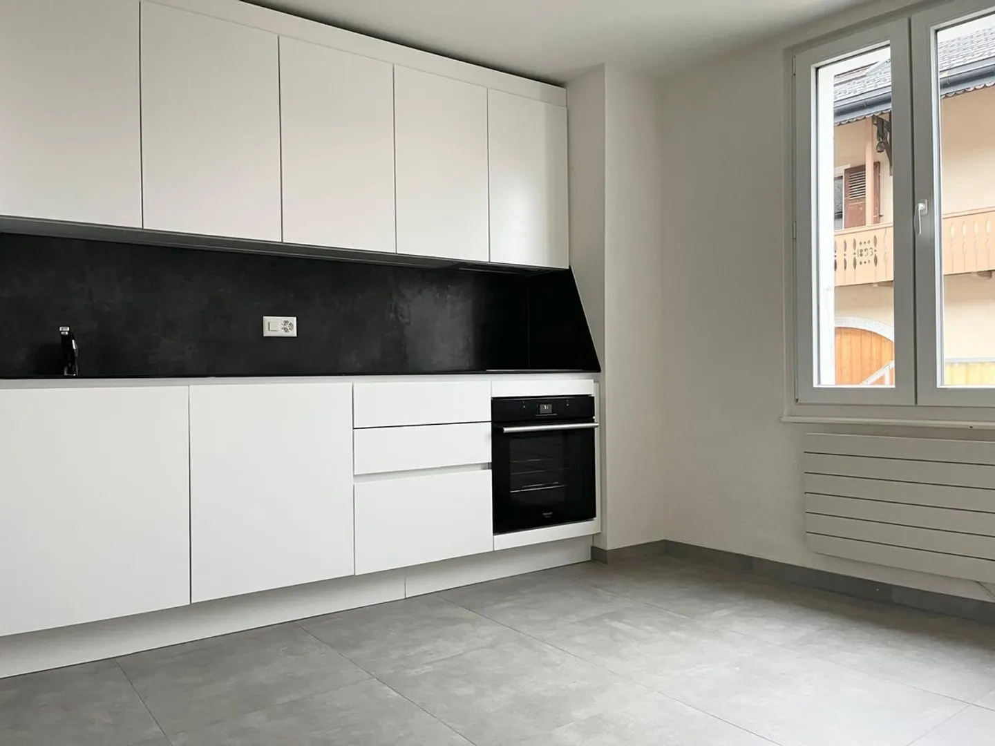 Rare object - Charming triplex 4.5 rooms in the heart of the old village of Collombey - Photo 2 of 10