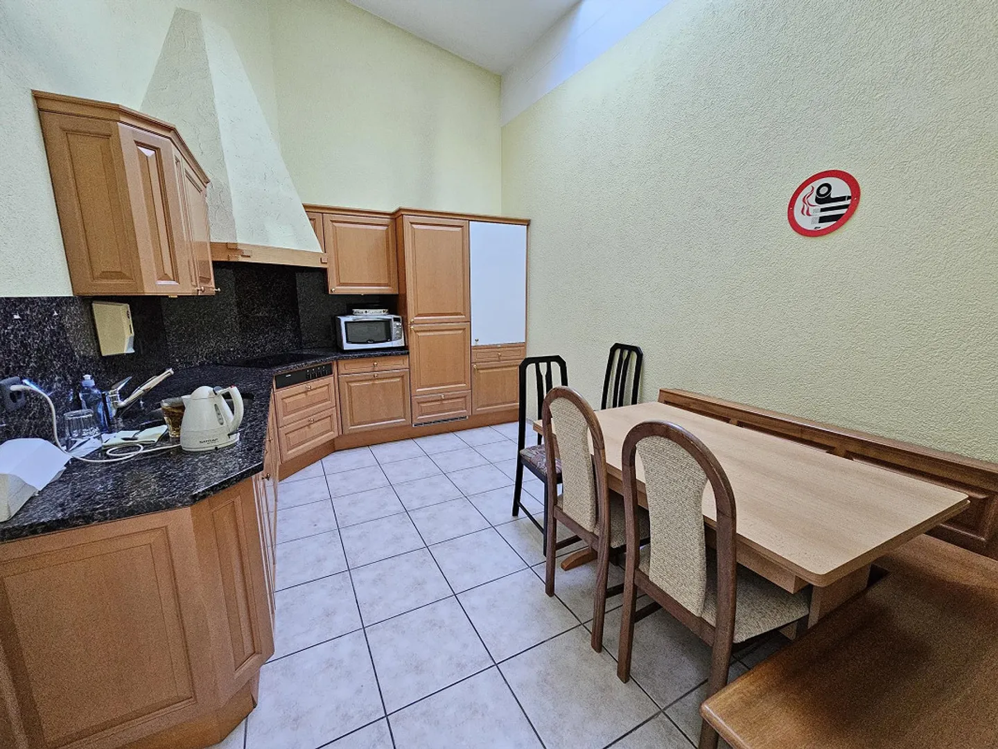 Bureau et espace commercial avec belle vue - Photo 11 sur 16