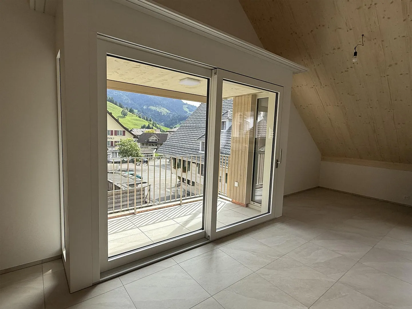 Attico in Standard di Proprietà - Foto 4 di 7