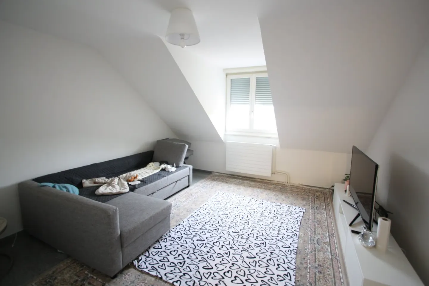 Incantevole appartamento mansardato con 2 camere a Bern-Wabern - Foto 1 di 14