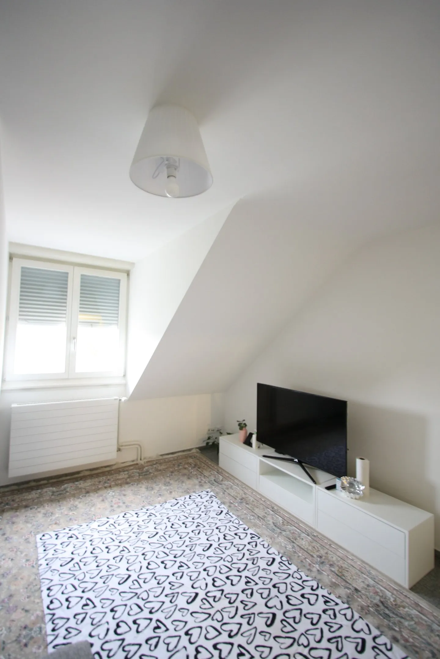 Incantevole appartamento mansardato con 2 camere a Bern-Wabern - Foto 2 di 14