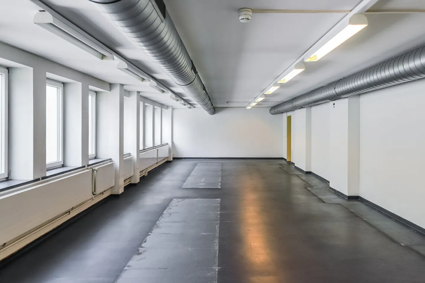 Spaces for versatile usage concepts for rent - Photo 1 of 2