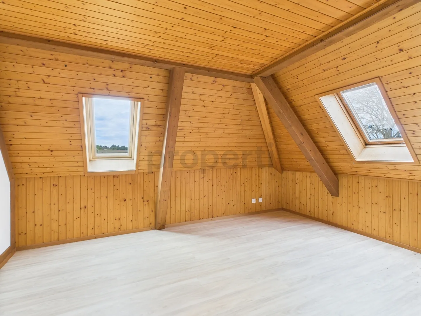 Appartement en duplex spacieux de 4,5 pièces à Ersigen - Photo 7 sur 13