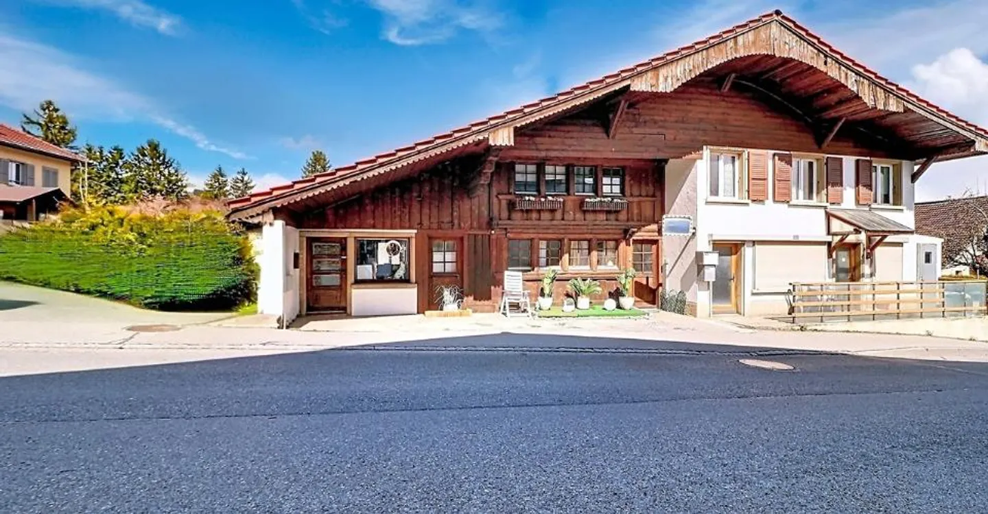 Versatile Property in Sorens - Photo 1 of 10