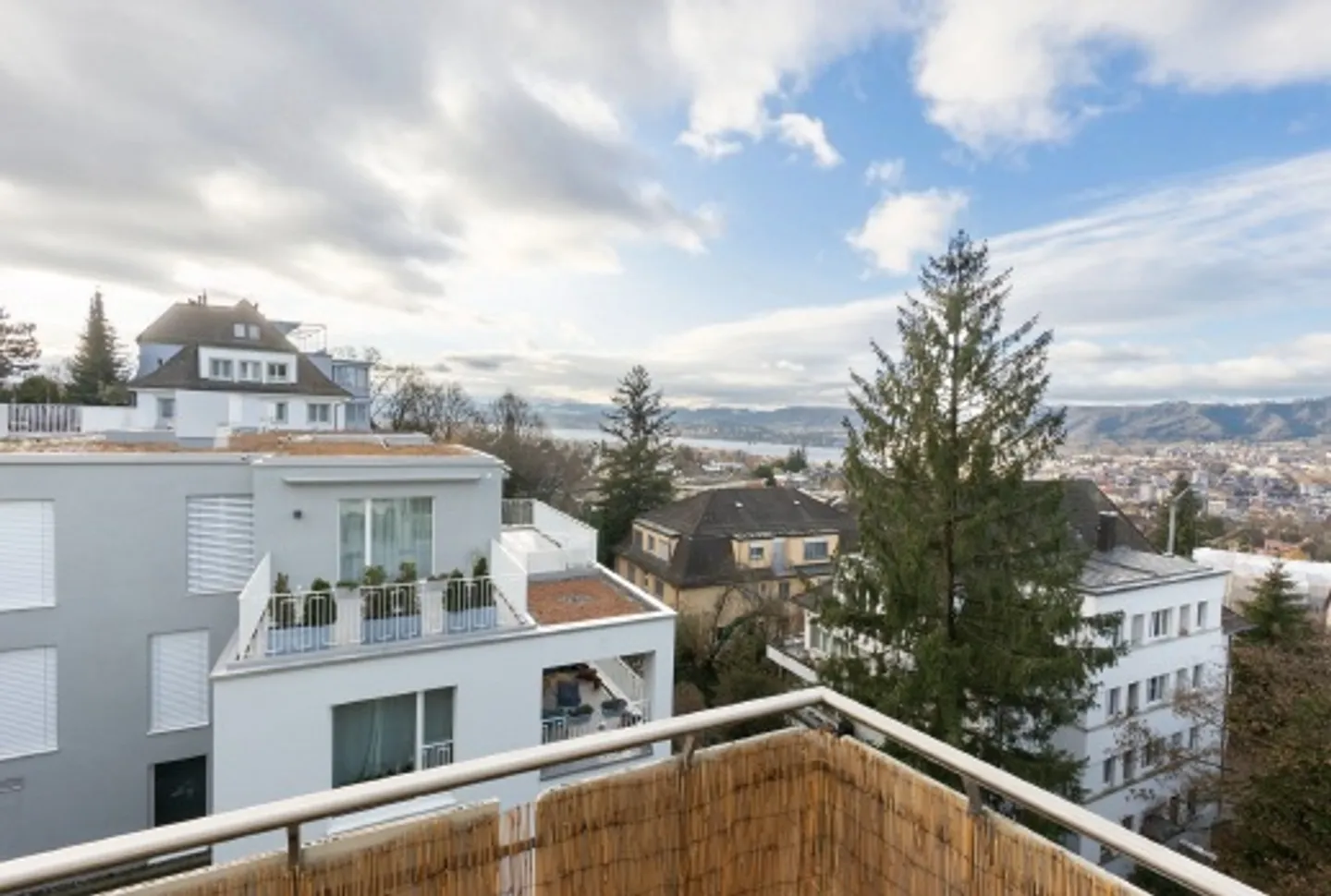 Charmante Wohnung mit Aussicht - Foto 3 von 6