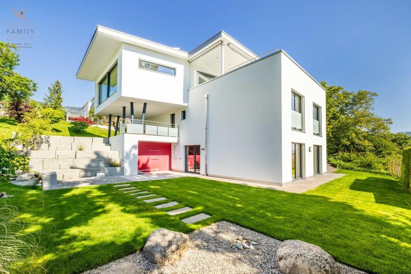 Exklusives 6 1/2 Zimmer-Einfamilienhaus mit hochwertiger Ausstattung - Foto 1 von 13