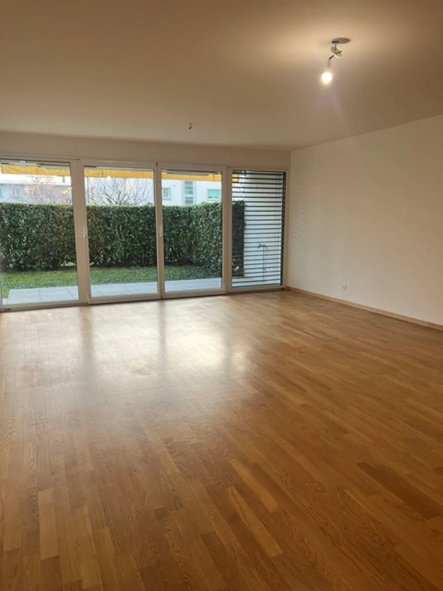 Pully South - Charming 3-room apartment with private garden - Photo 5 of 12