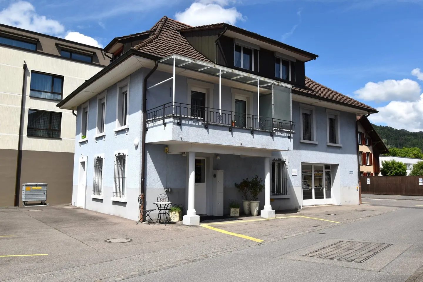 Edificio residenziale e commerciale ad alto rendimento a Thun - Posizione centrale con potenziale Airbnb - Foto 1 di 29