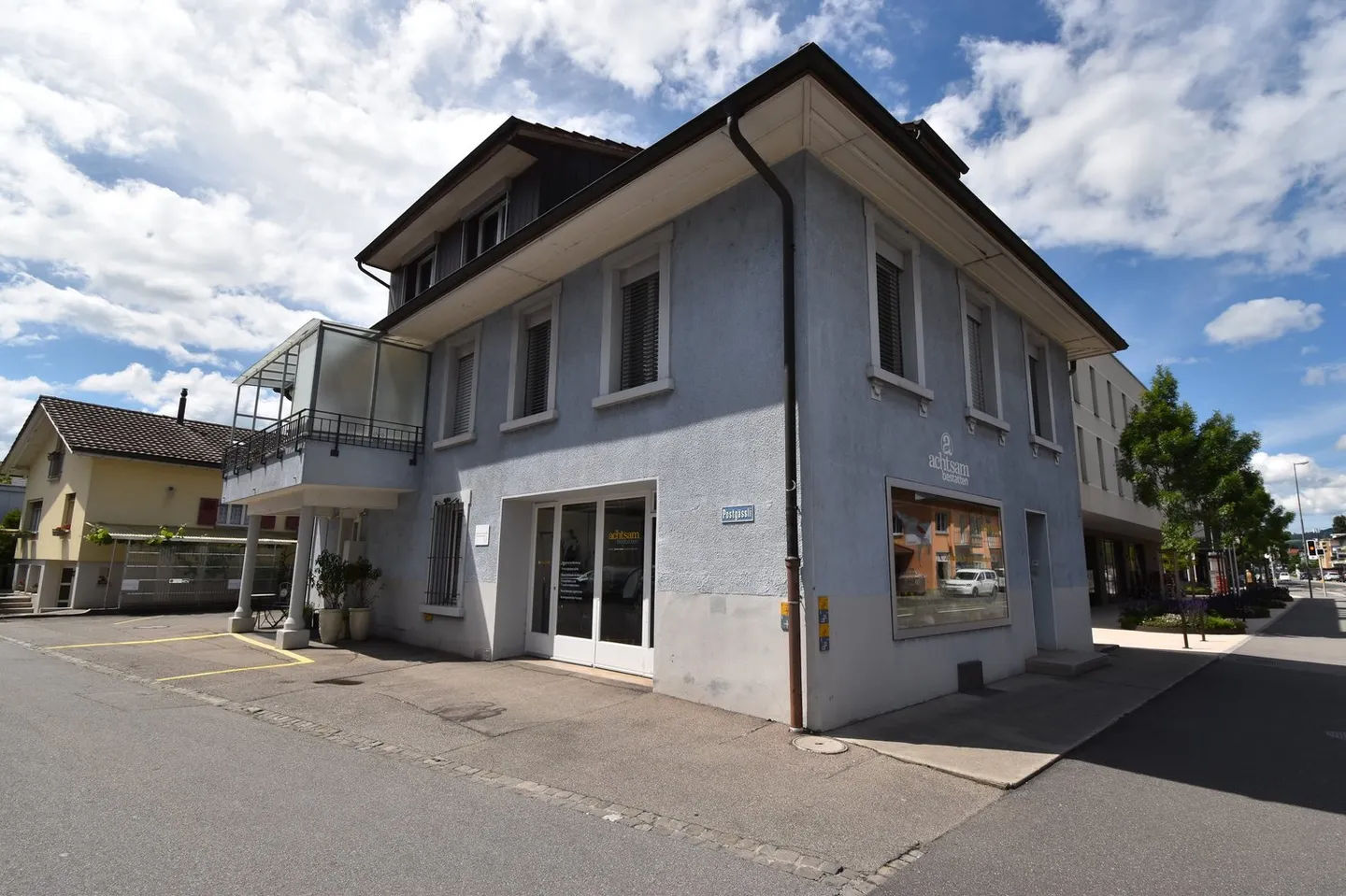 Edificio residenziale e commerciale ad alto rendimento a Thun - Posizione centrale con potenziale Airbnb - Foto 2 di 29