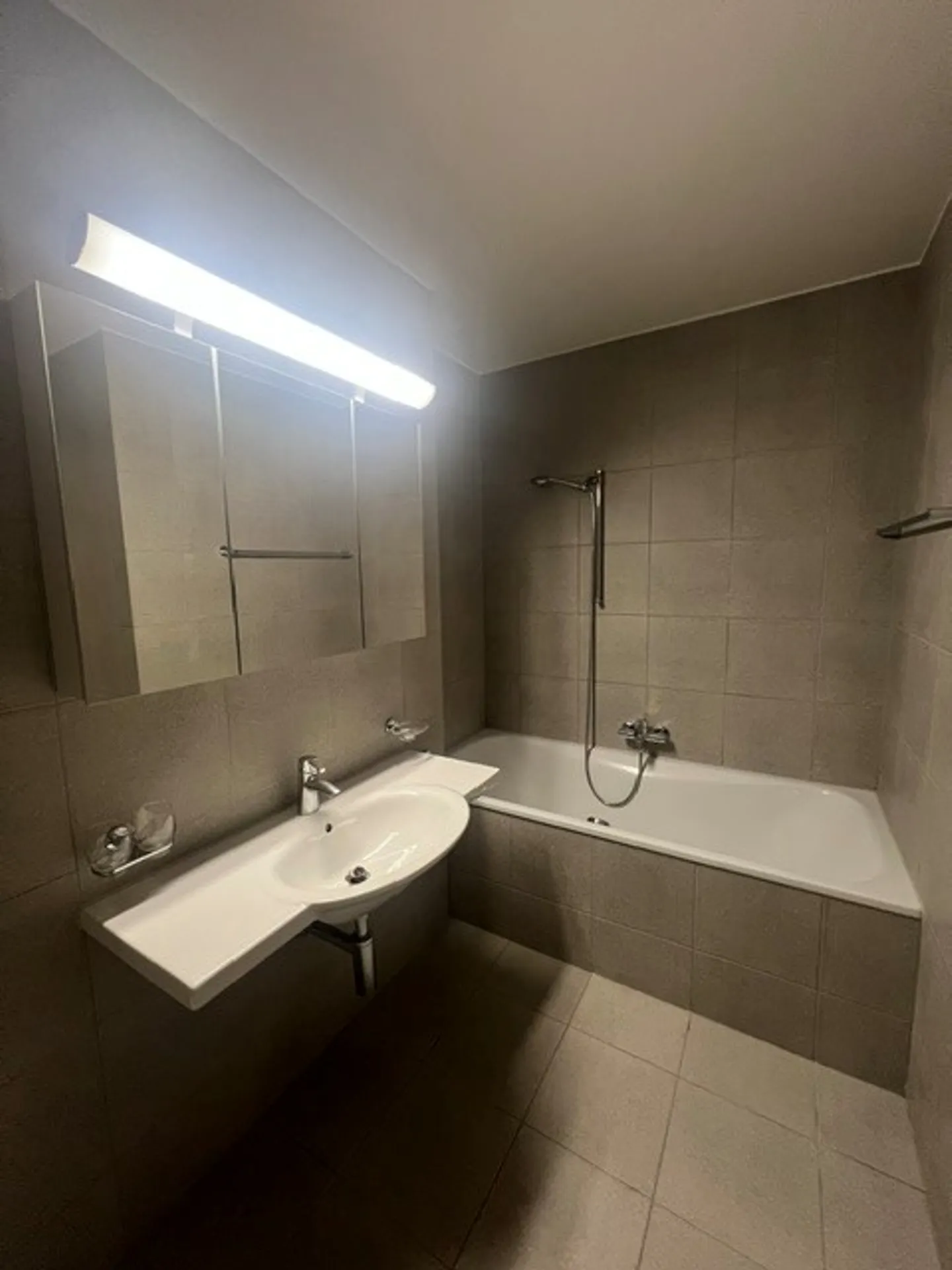 Pully South - Charming 3-room apartment with private garden - Photo 9 of 12