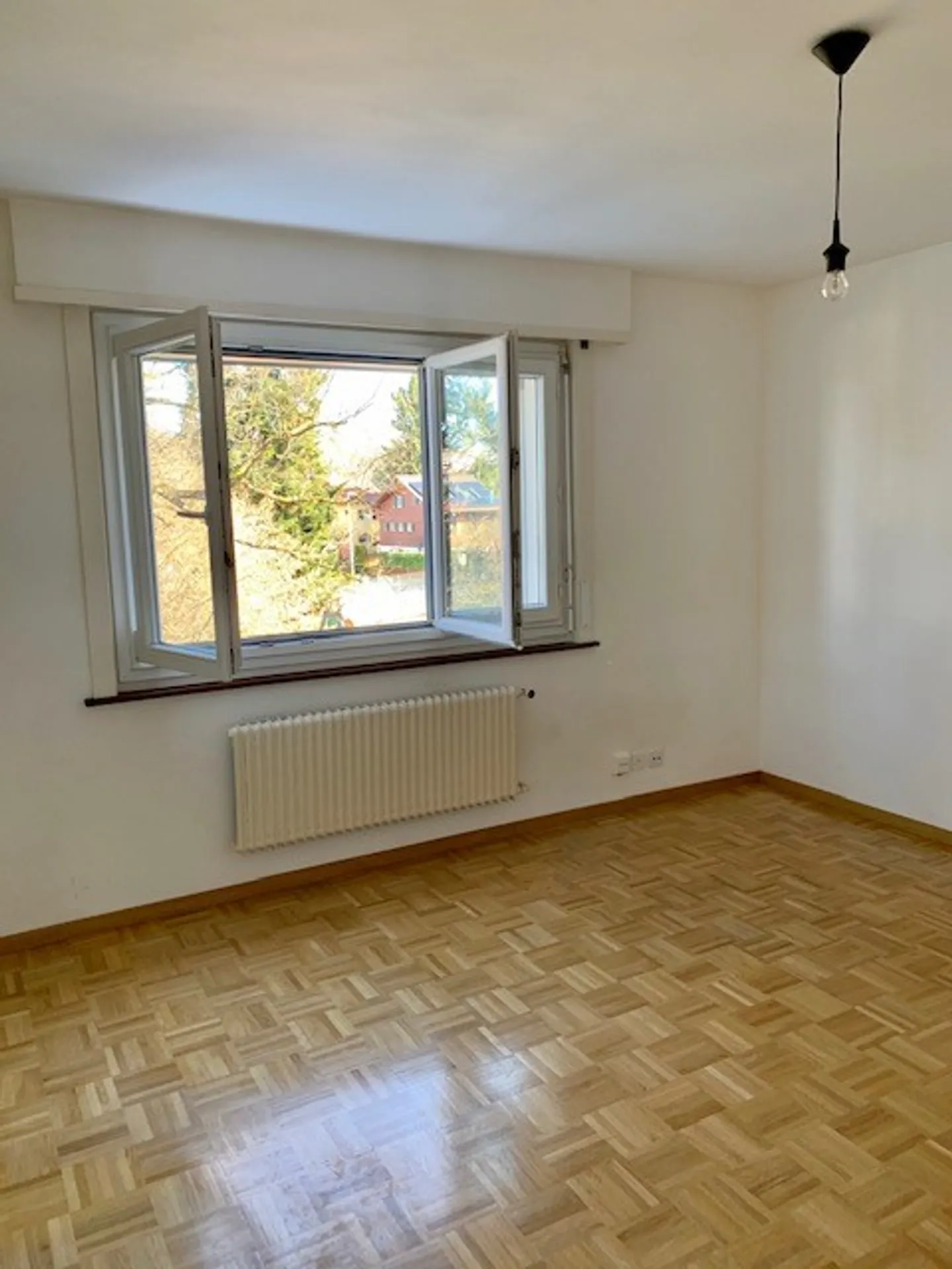 The perfect studio: practical, bright, and just steps away from everything! - Photo 5 of 5