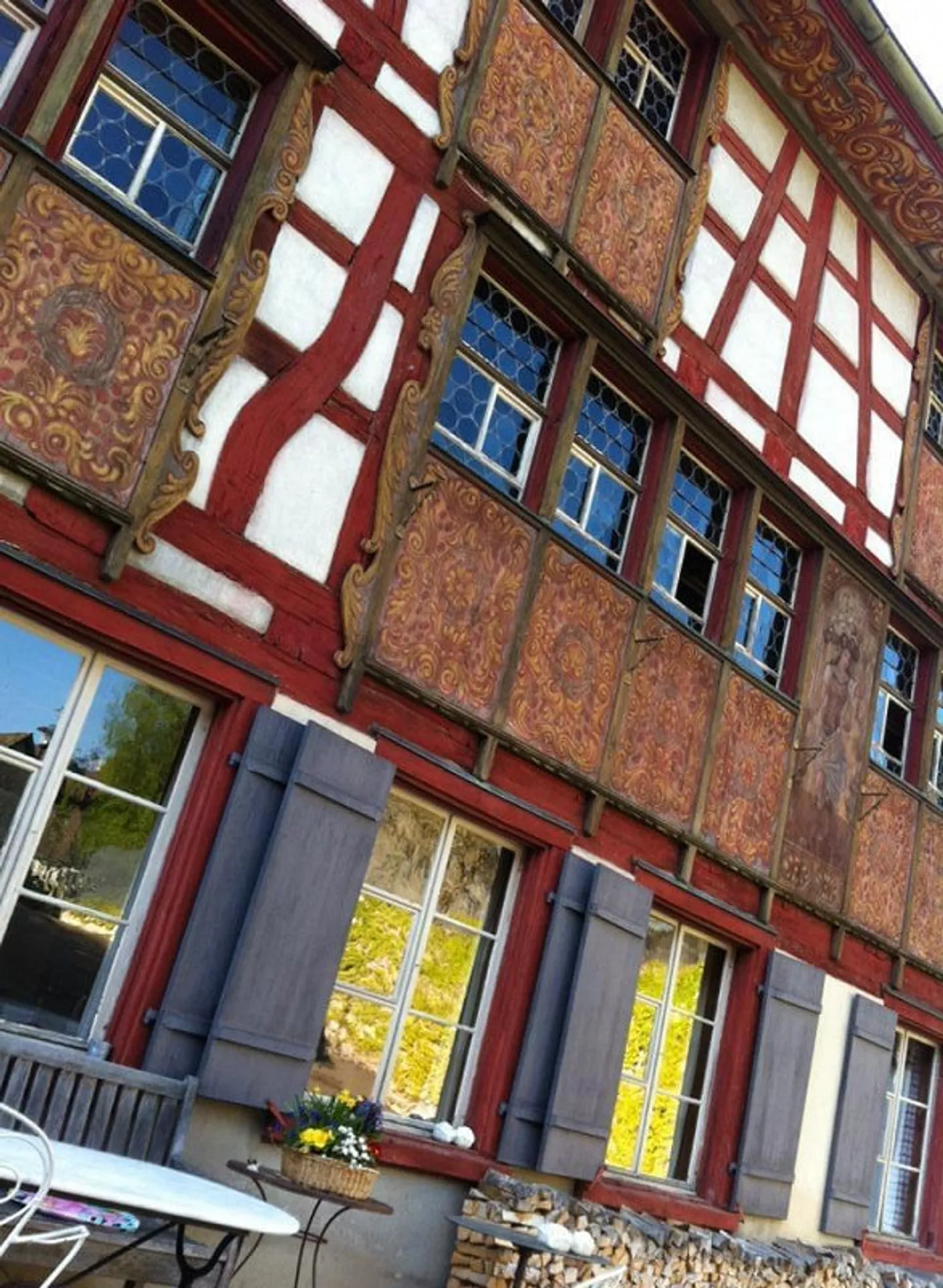 Appartement de 4 pièces avec charme dans un bien aimé - Photo 3 sur 3