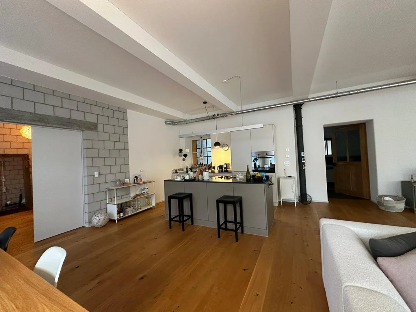 Ampio appartamento loft in posizione privilegiata - Foto 1 di 9