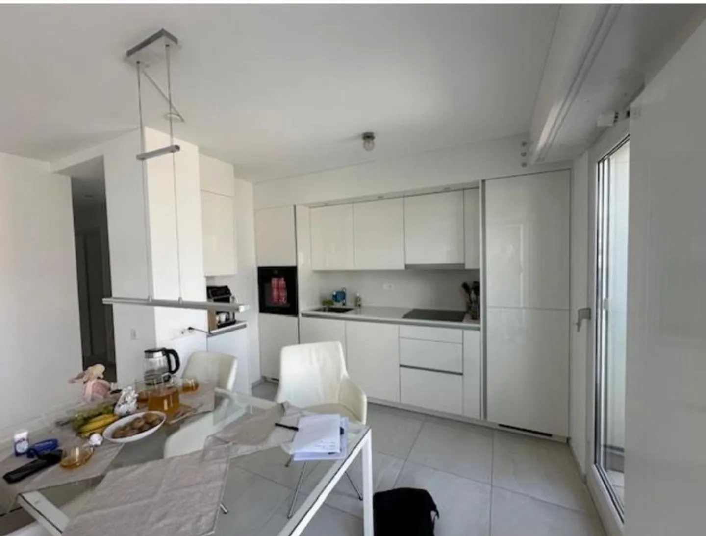 Penthouse 4.5 pièces avec vue sur le lac et piscine - Photo 4 sur 12