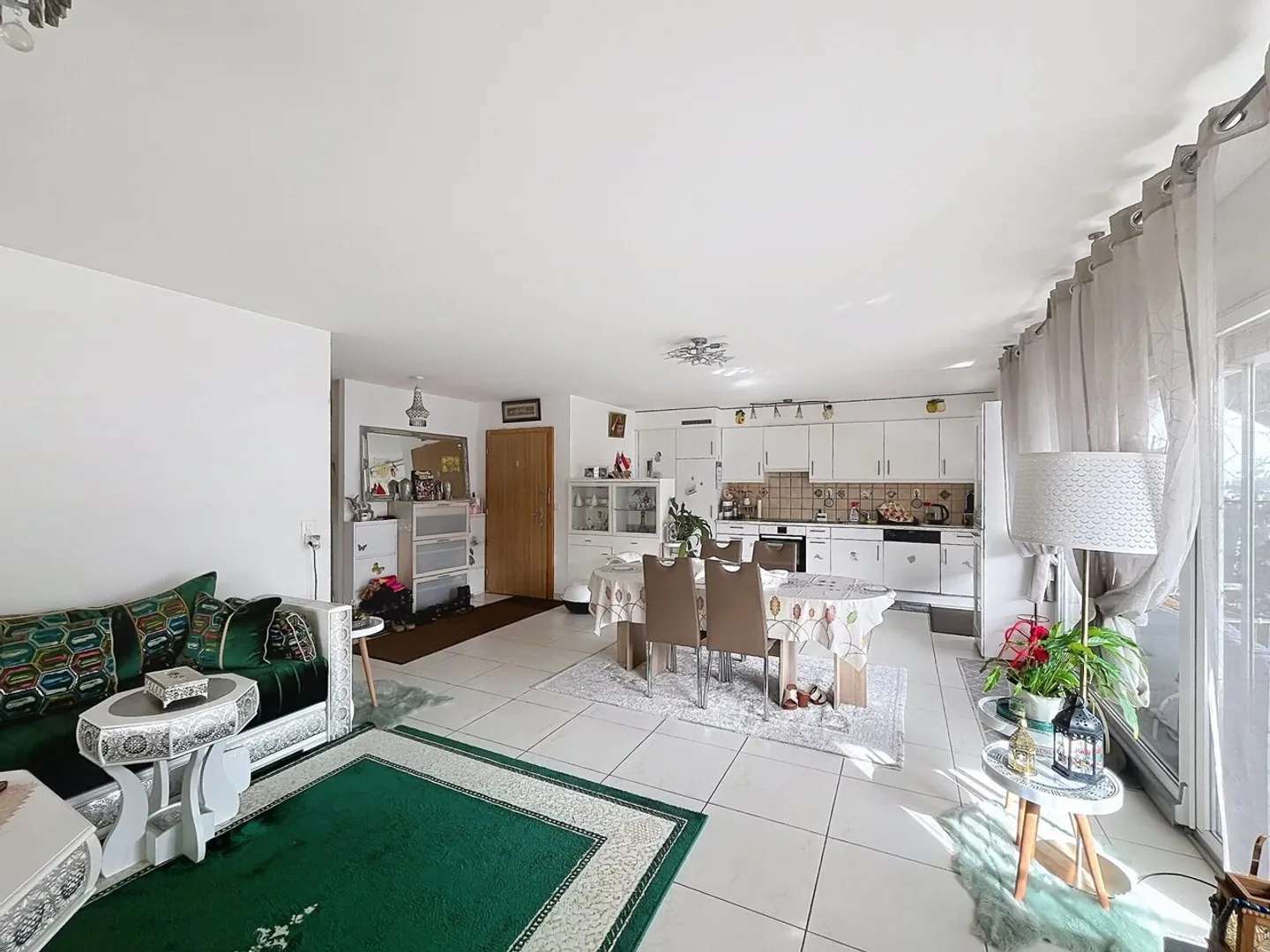 Geräumige 4,5 Zimmer mit großer Terrasse und freiem Blick in Conthey - Foto 4 von 12