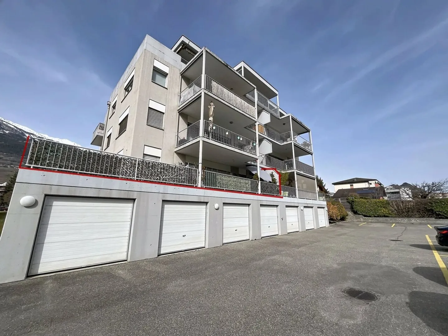 Geräumige 4,5 Zimmer mit großer Terrasse und freiem Blick in Conthey - Foto 1 von 12