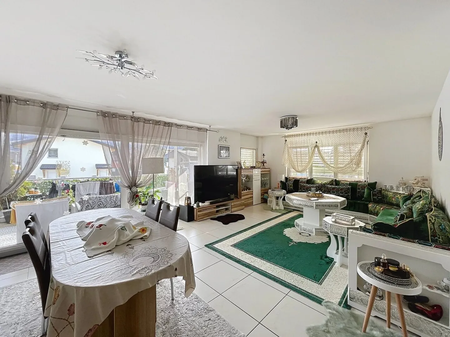 Geräumige 4,5 Zimmer mit großer Terrasse und freiem Blick in Conthey - Foto 2 von 12