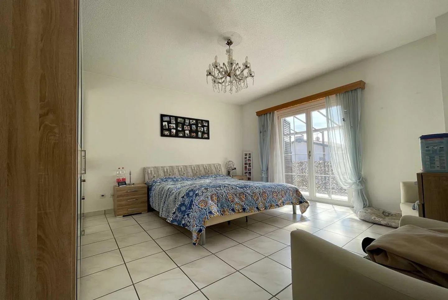 GERÄUMIGE EINZELHAUS VILLA 4.5 ZIMMER MIT GARTEN IN STABIO - Foto 4 von 12