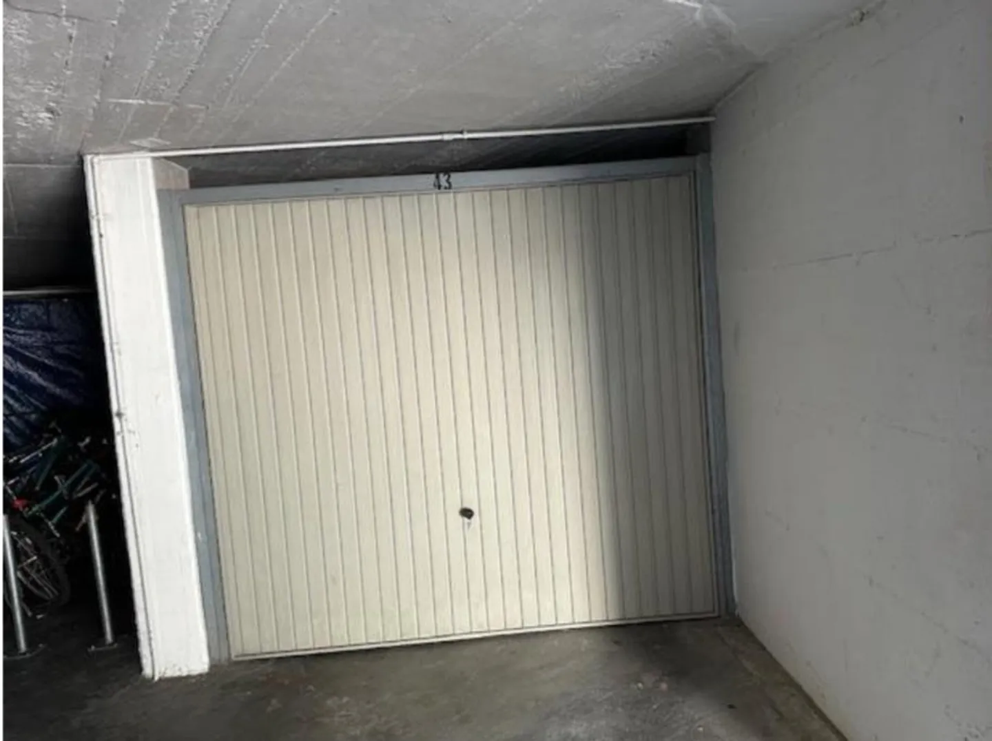 Penthouse 4.5 pièces avec vue sur le lac et piscine - Photo 11 sur 12