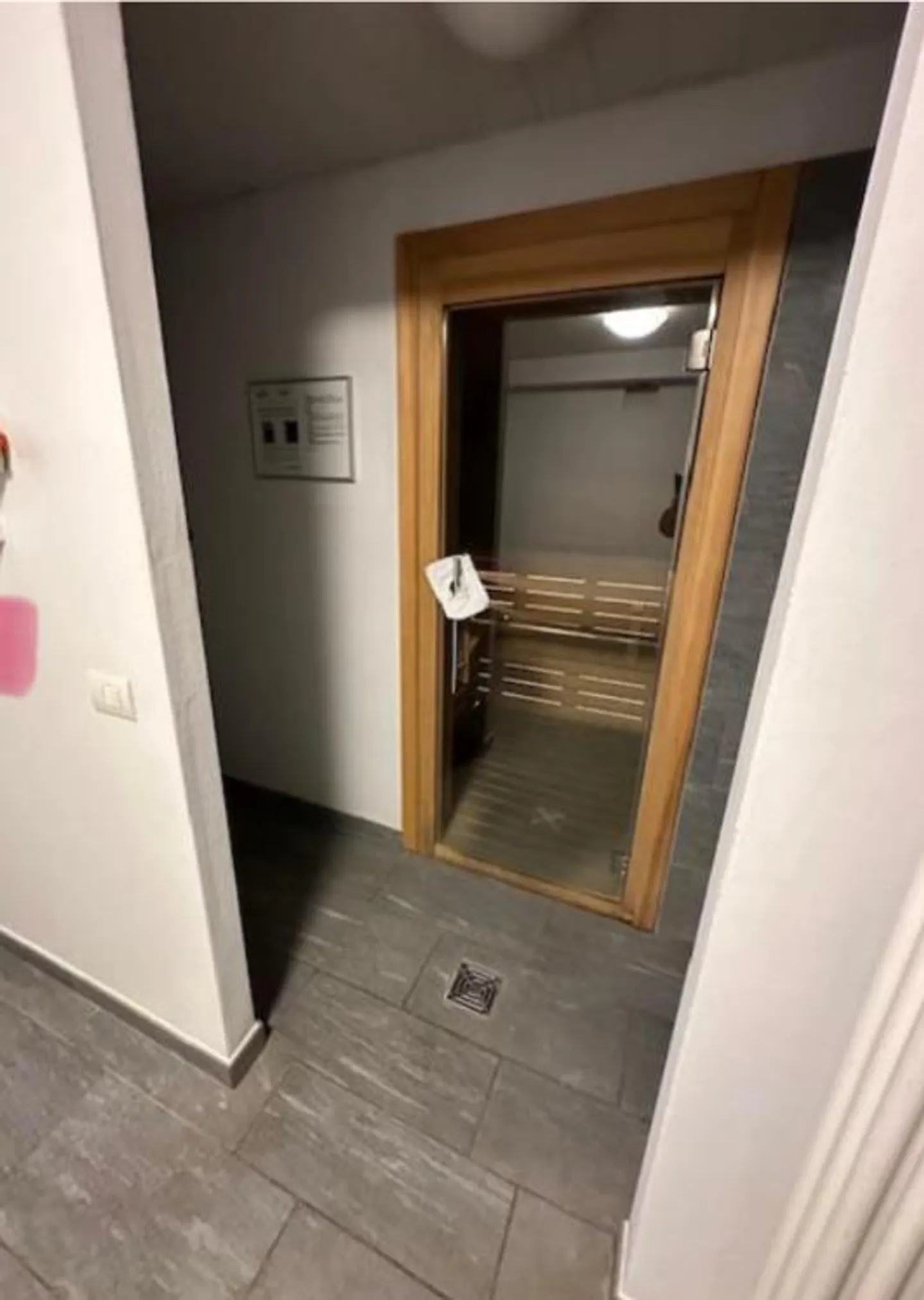 Penthouse 4.5 pièces avec vue sur le lac et piscine - Photo 12 sur 12