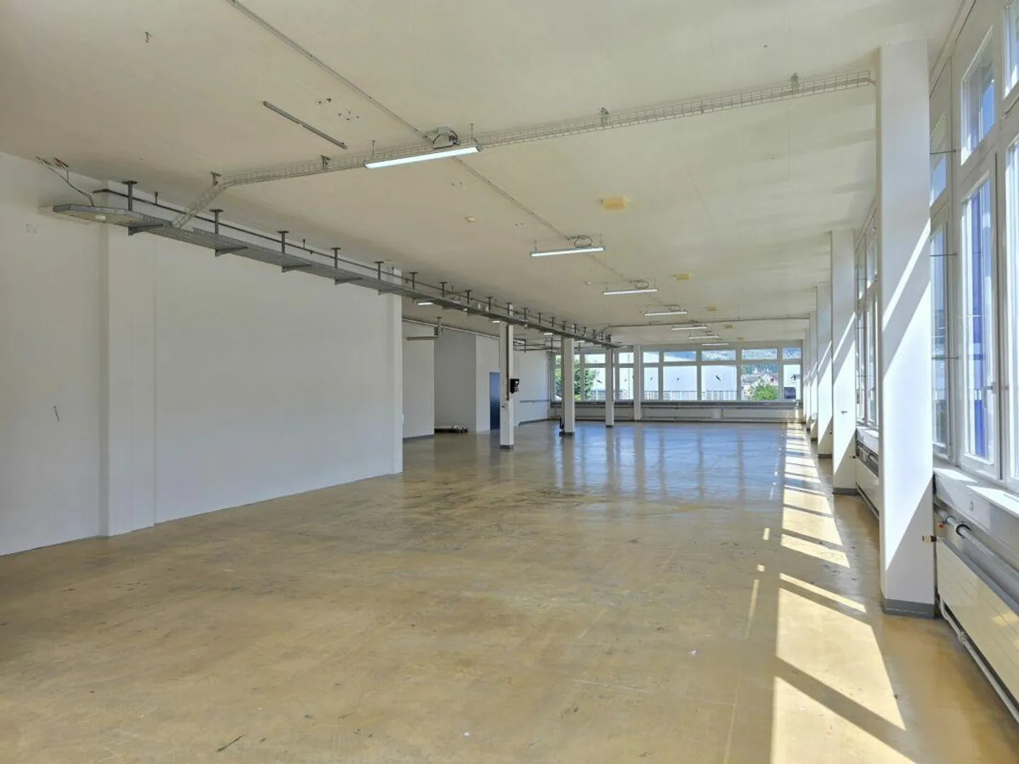 Production spaces in Uznach, approx. 400 m2 - Photo 8 of 11