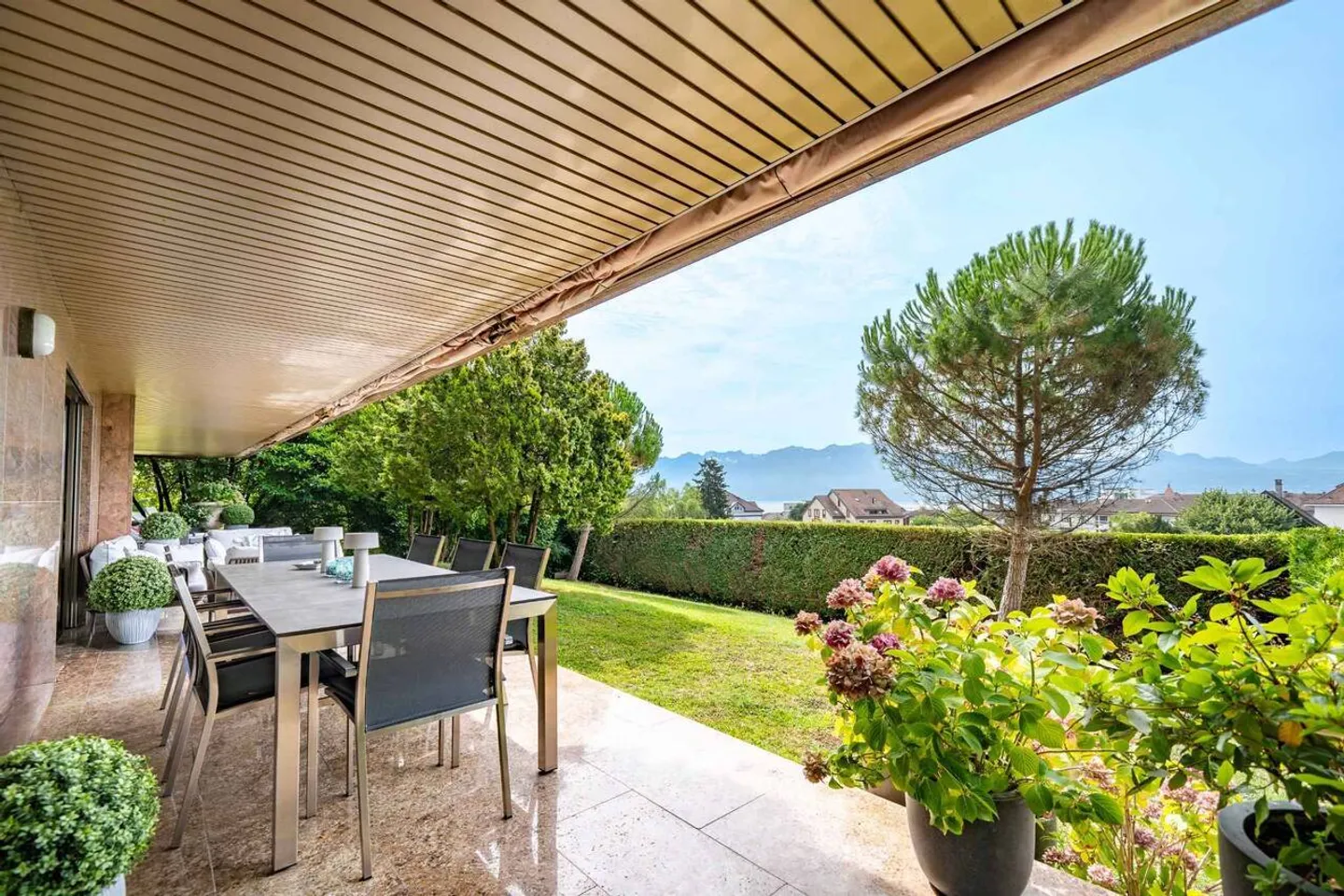 Magnifico appartamento di 4,5 stanze con giardino - Foto 11 di 12