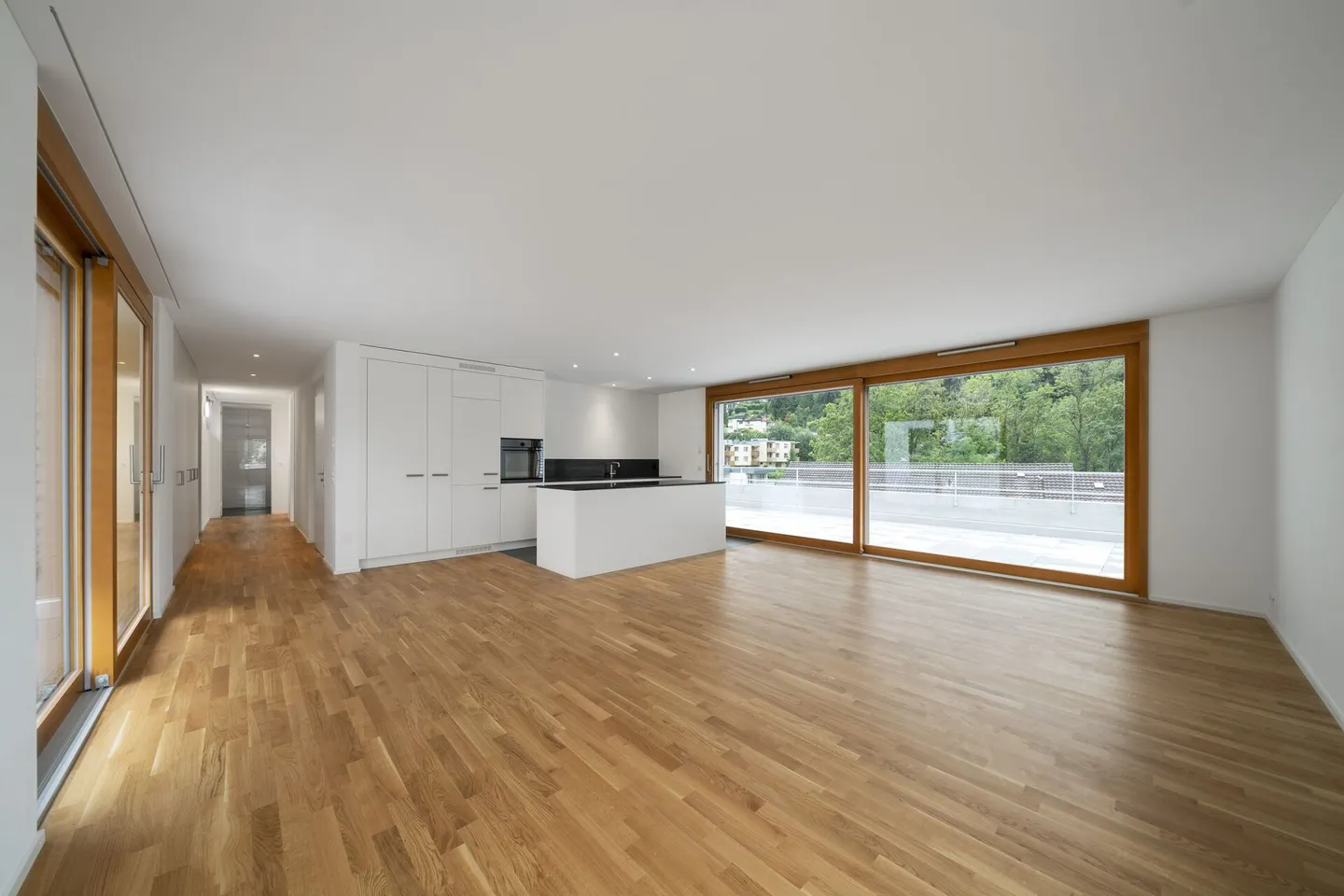 High-quality penthouse apartment with spacious terrace - Photo 3 of 14