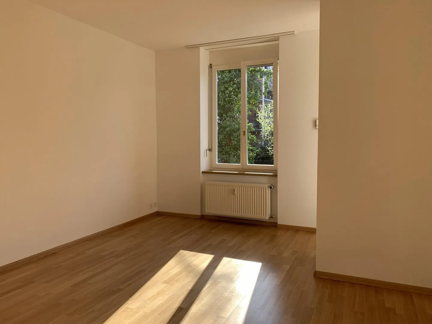 3.5-Room Old Building Apartment with 2 Balconies in Art Nouveau House - Photo 6 of 11