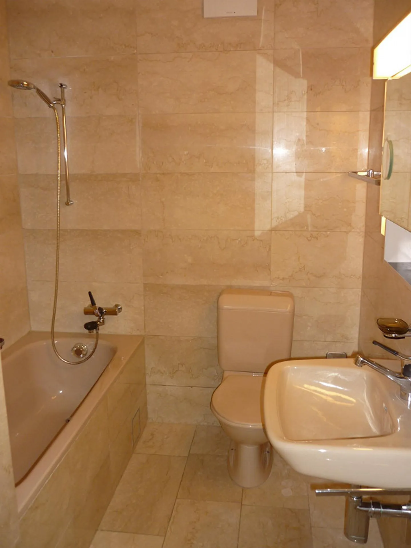 3.5-Room Old Building Apartment with 2 Balconies in Art Nouveau House - Photo 8 of 11