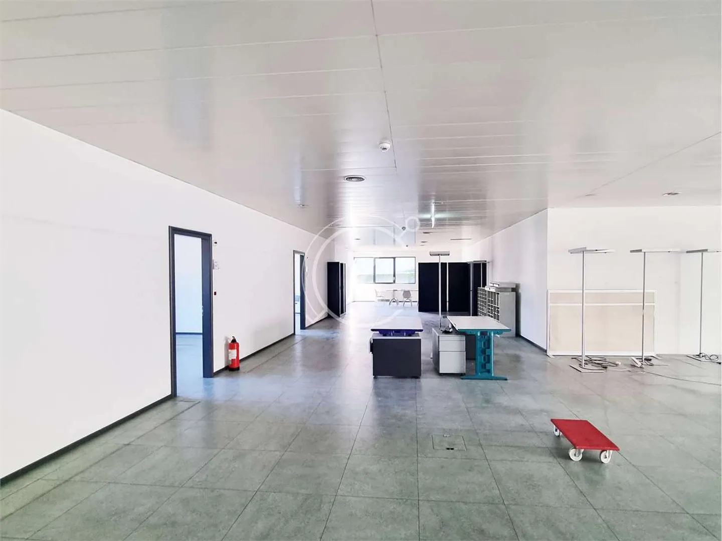 Wir vermieten ein großes Büro oder ein Geschäftslokal - Foto 2 di 5