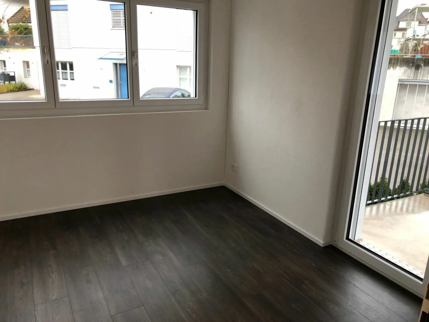 Modernes Apartment mit Balkon - Foto 3 von 8