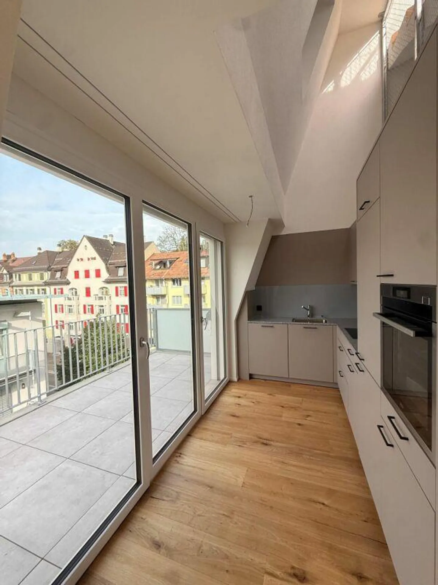 Exclusive Maisonette Apartment New Build with Large Roof Terrace - Photo 17 of 19