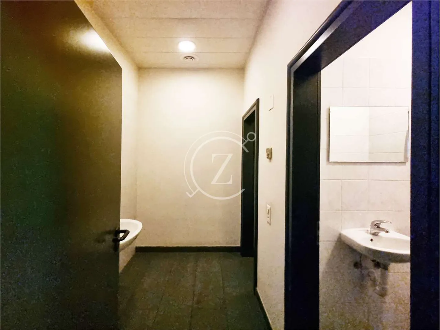 Wir vermieten ein großes Büro oder ein Geschäftslokal - Foto 5 di 5