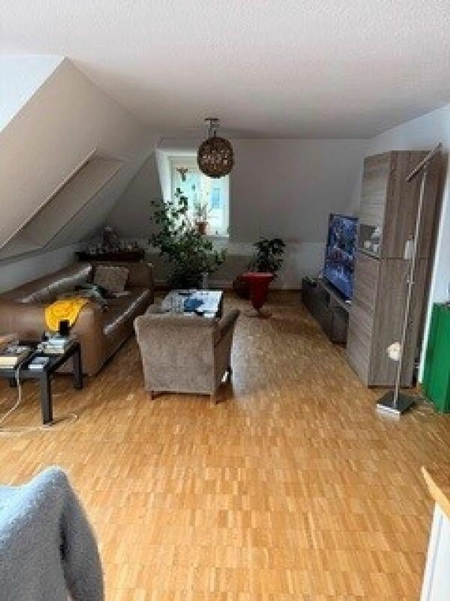 Appartement ancien de 4,5 pièces avec grande terrasse sur le toit - Photo 4 sur 8