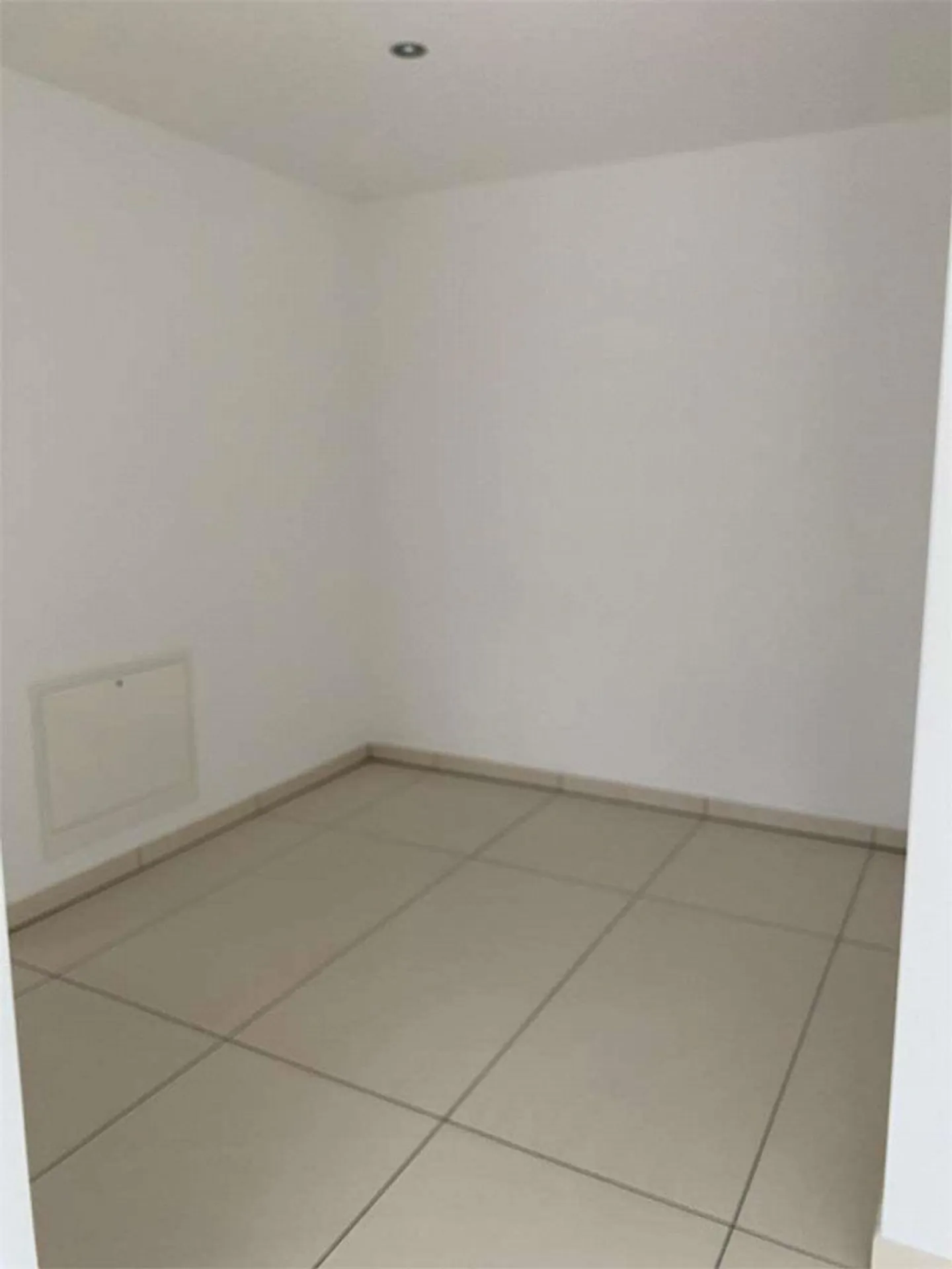 Gordola in a hilly position, modern and bright 4.5 rooms with view - Photo 7 of 13