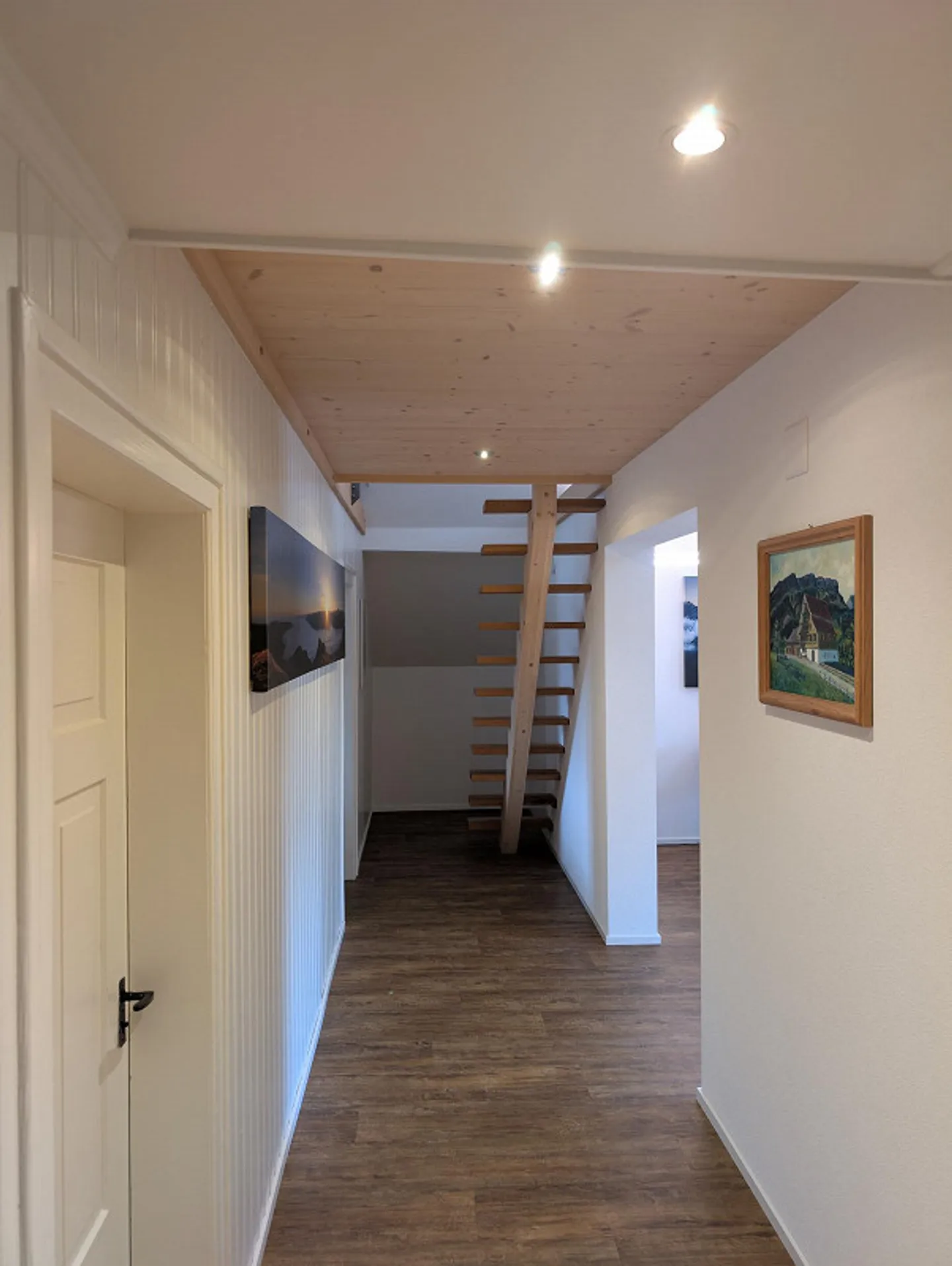 Appartement en attique attrayant de 3,5 pièces avec galerie près du centre - Photo 1 sur 13