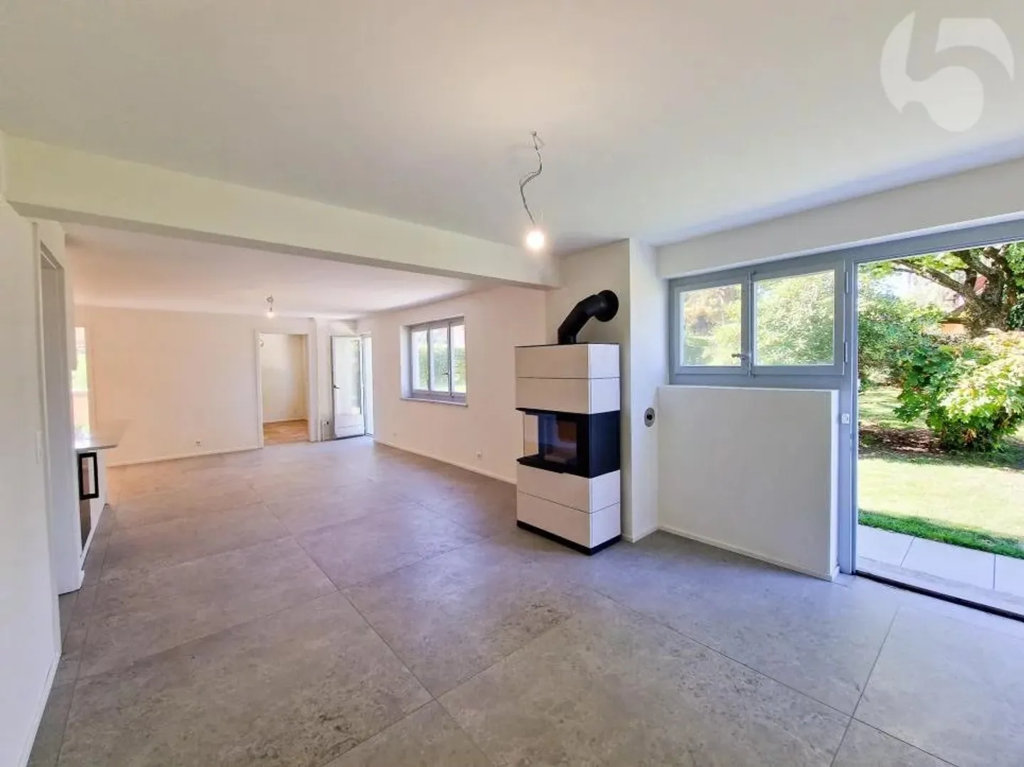 Splendid 3.5 room apartment on the ground floor of an architect-designed villa - Photo 18 of 26