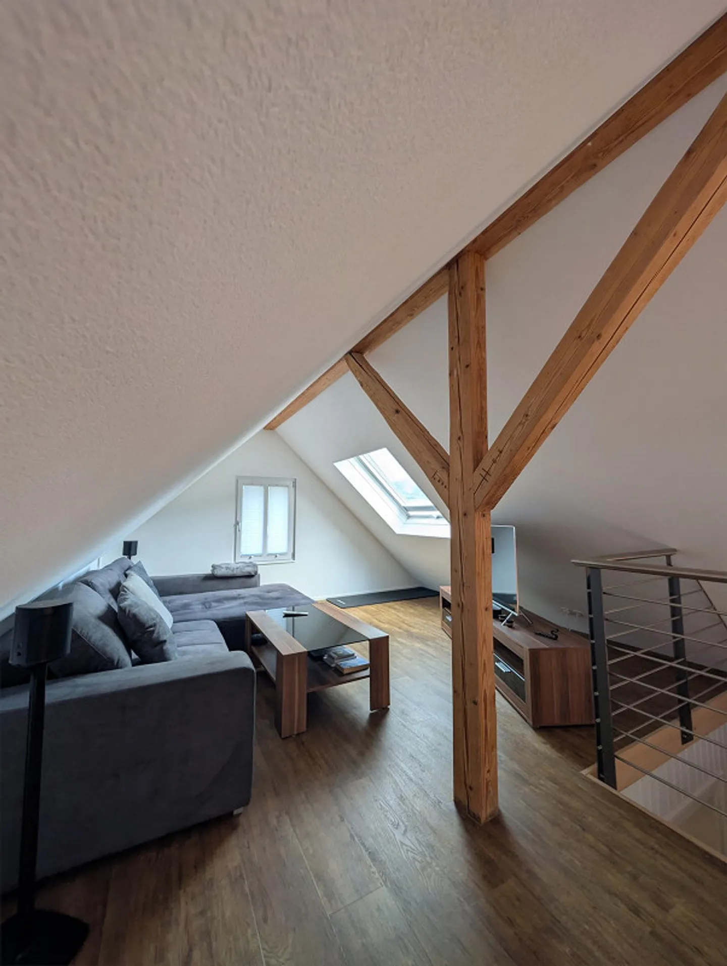 Appartement en attique attrayant de 3,5 pièces avec galerie près du centre - Photo 6 sur 13