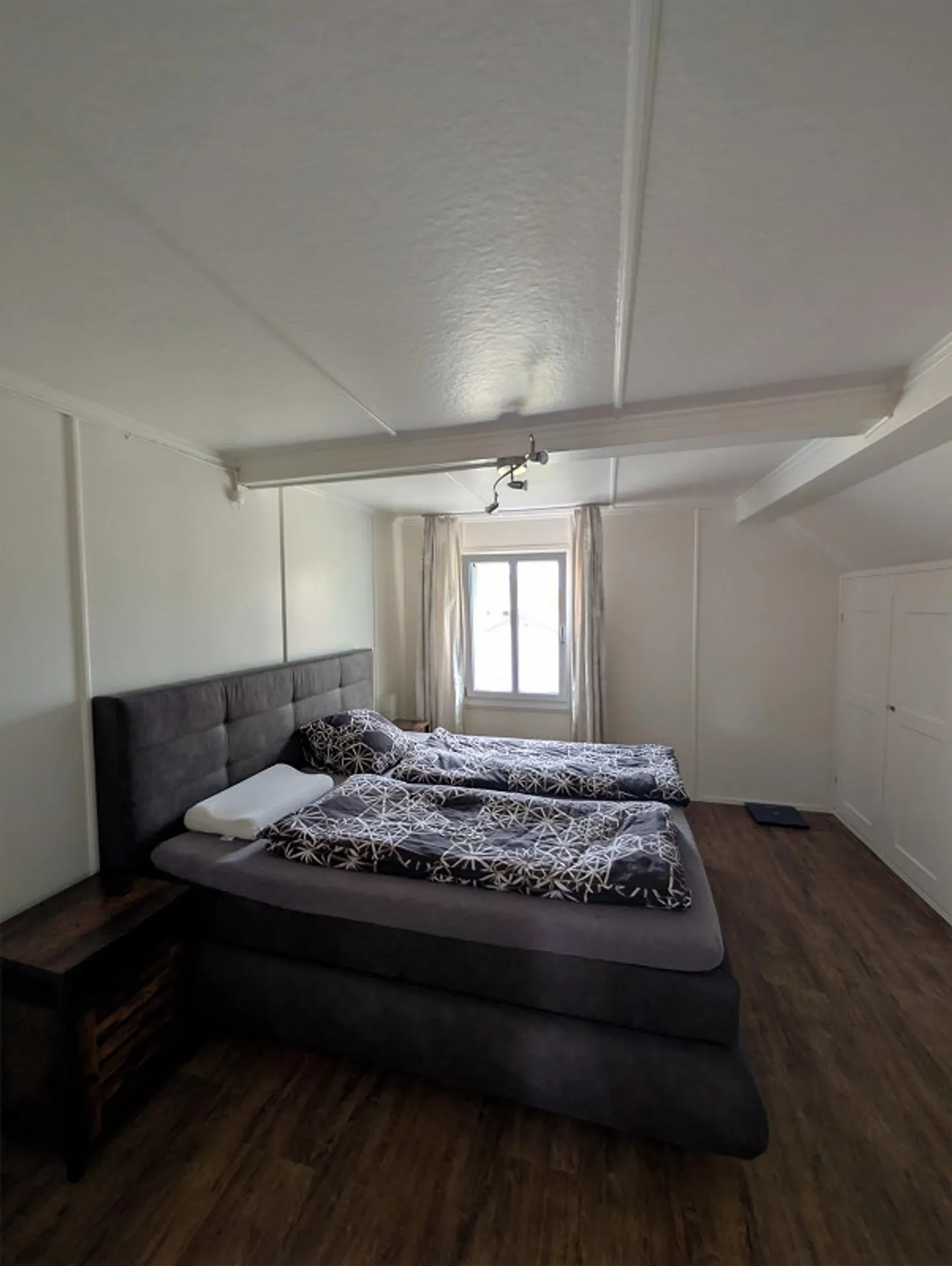 Appartement en attique attrayant de 3,5 pièces avec galerie près du centre - Photo 9 sur 13