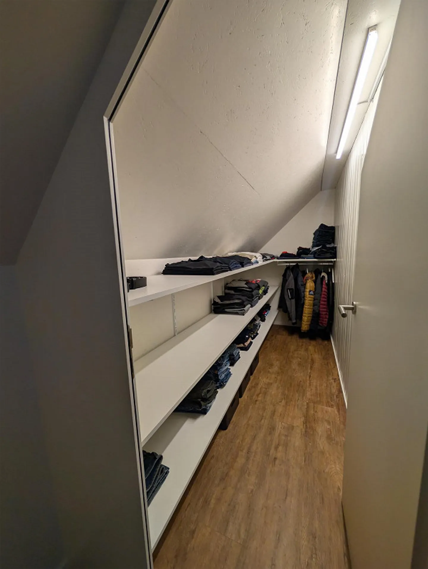 Appartement en attique attrayant de 3,5 pièces avec galerie près du centre - Photo 11 sur 13