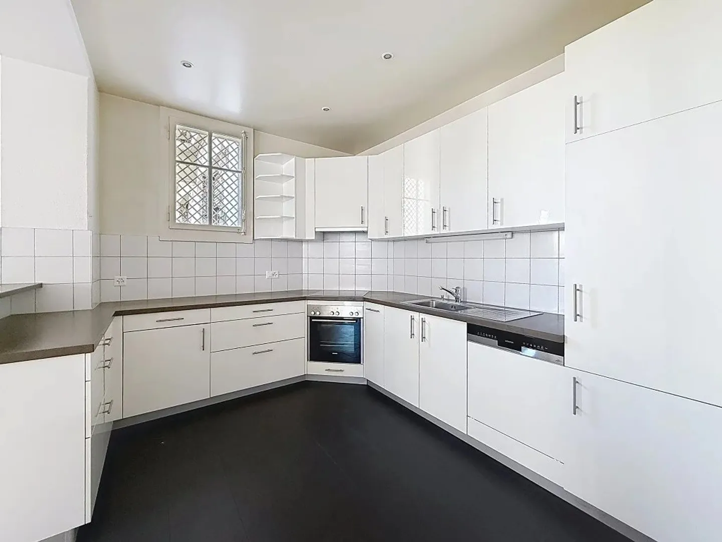6-room apartment - Photo 4 of 11