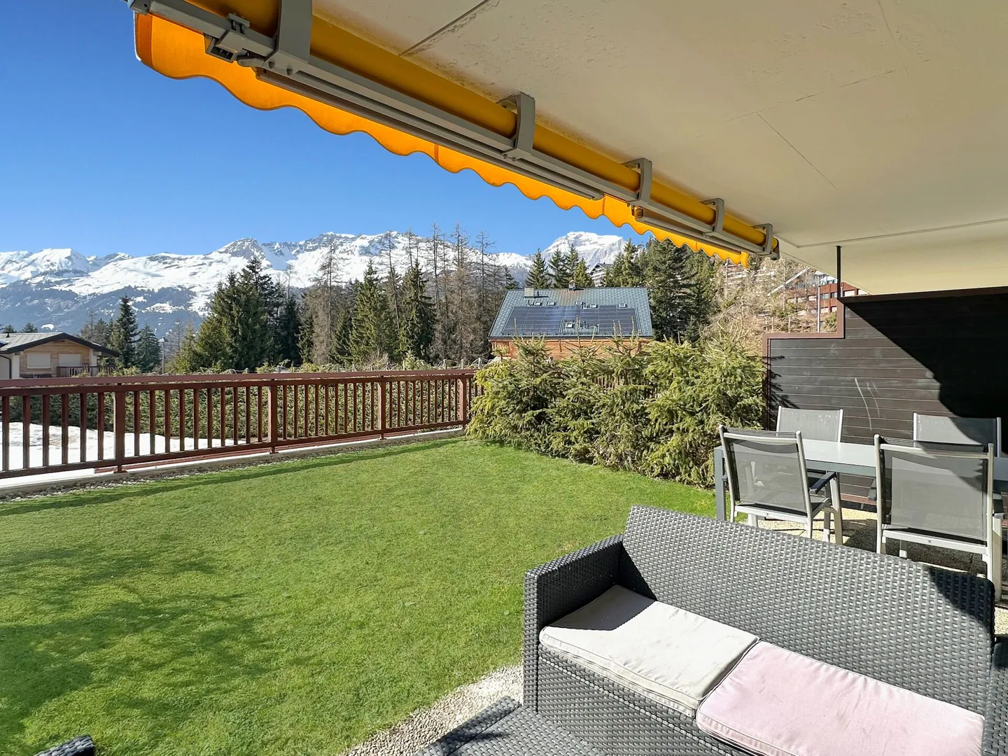 Charmante 2.5-Zimmer-Wohnung - Foto 1 von 9